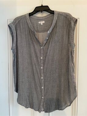 Reitmans Gray Sleeveless Button-Down Shirt